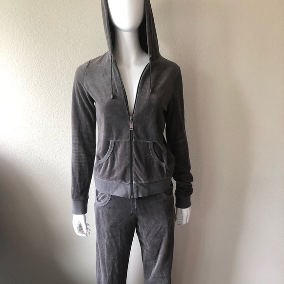 BURBERRY WOMEN’S VELOUR HOODIE & SWEAT PANTS - Picture 2 of 8